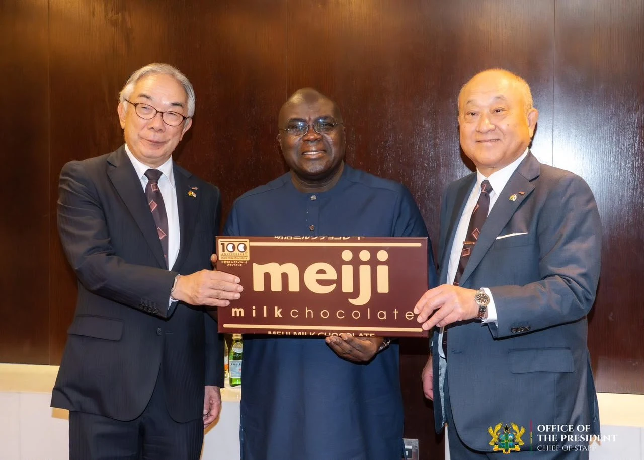 Holding a Meiji centenary presentation with two Meiji executives